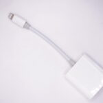 Adaptador LIGHTINING (Iphone) – para passar as fotos direto pro telefone