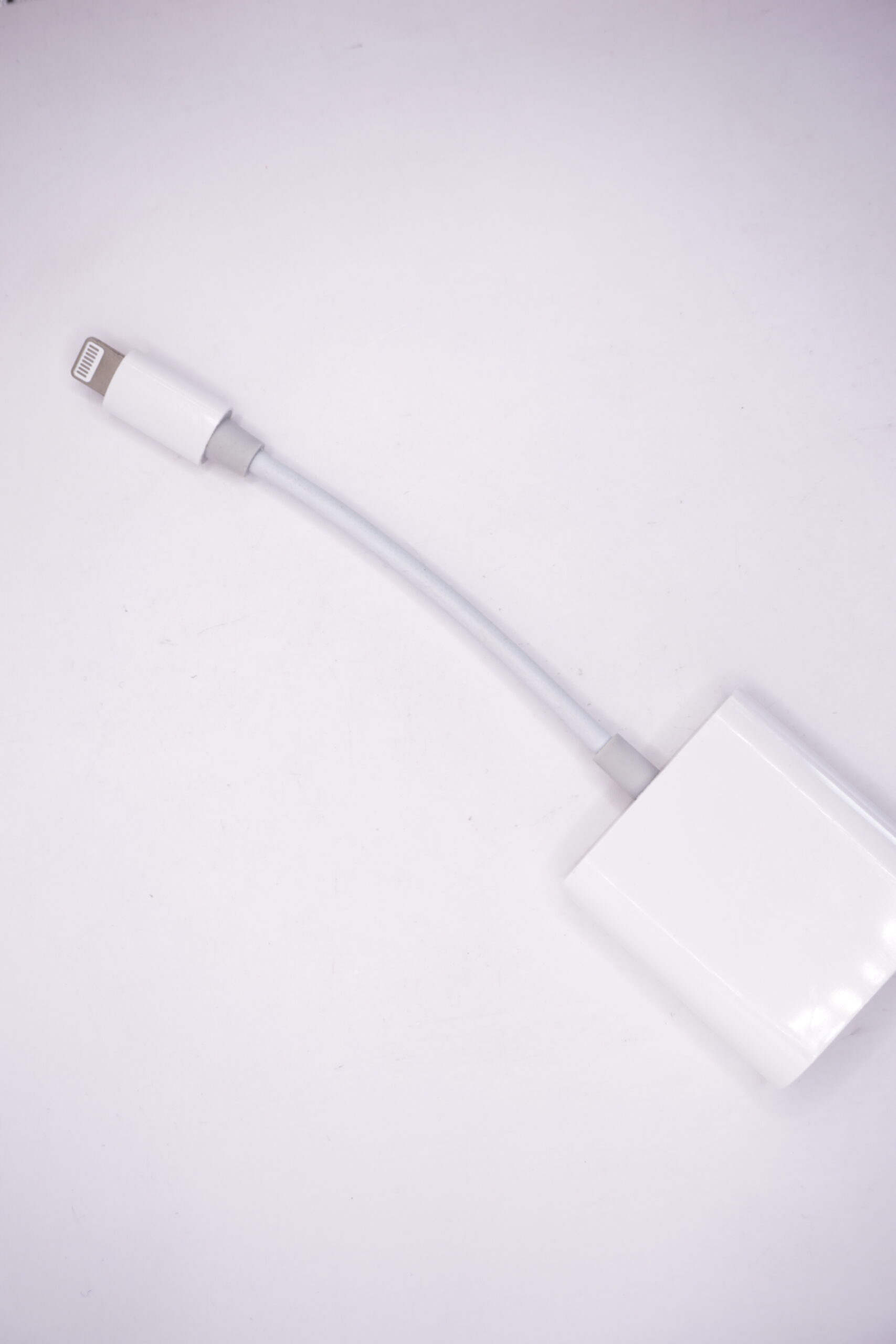 Adaptador LIGHTINING (Iphone) – para passar as fotos direto pro telefone